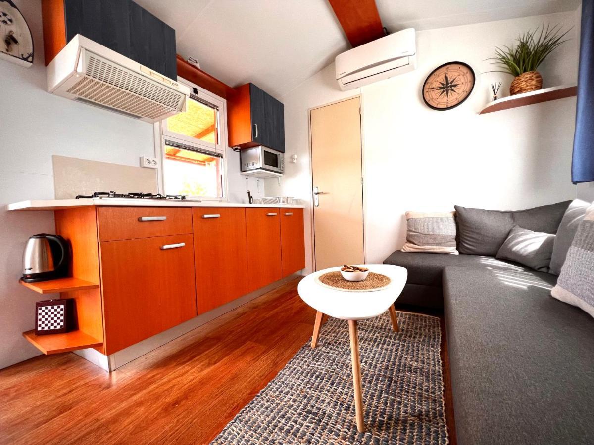 Mobile Home Nebo Luxus Klenovica Exterior photo